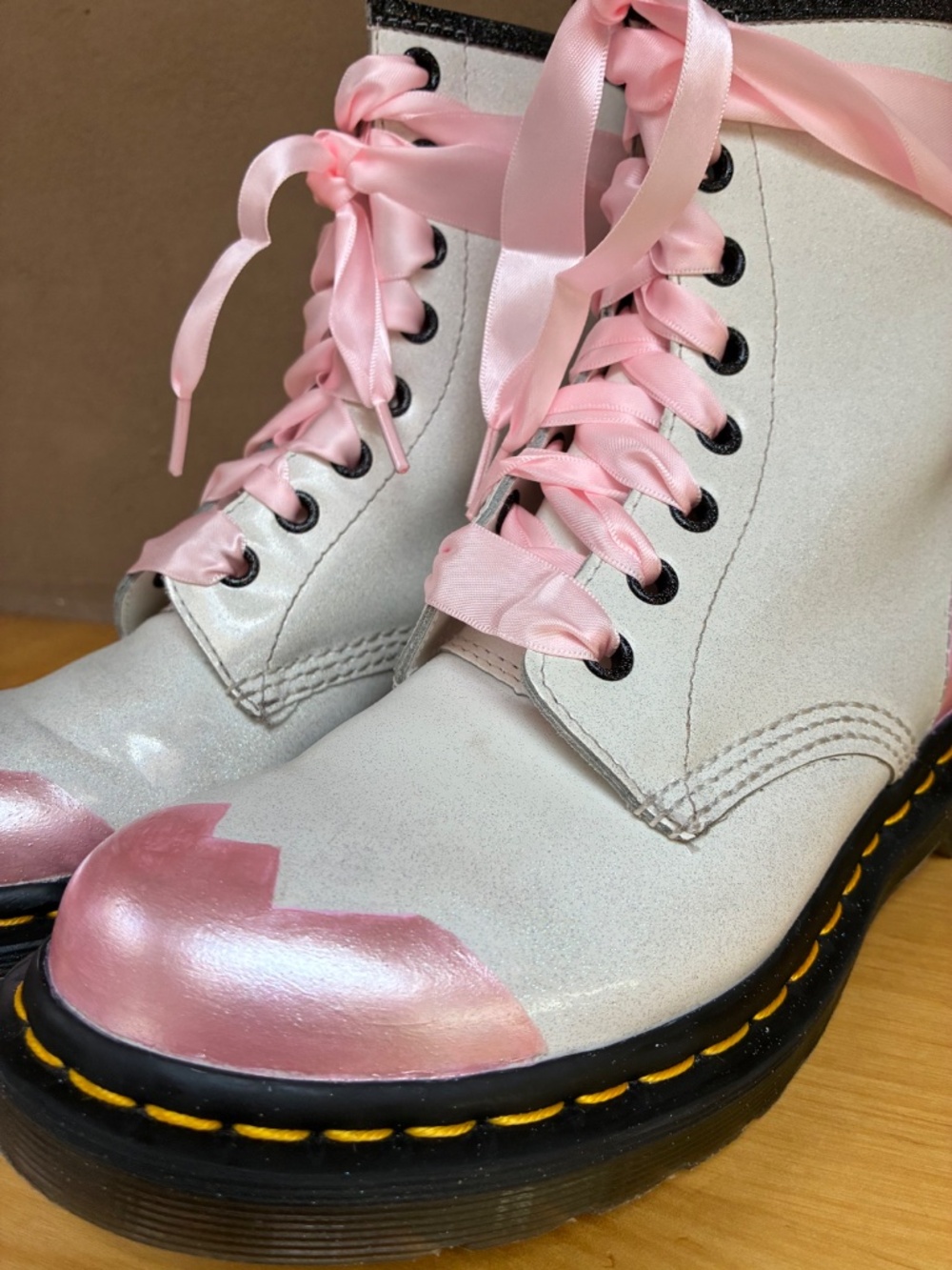 PRETTY IN PINK: Custom Metallic & Glitter Festival Docs - Picture 2 of 10